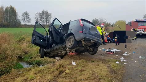 Wypadek na trasie Kutno Łódź Wezwano dwa śmigłowce LPR Remiza pl