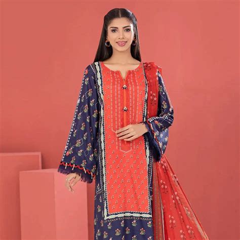 Pakistani Lawn Dresses Stitching Designs