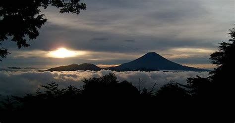 I see your Fuji san sunrise and raise you a Fuji San Sunrise : r/japan