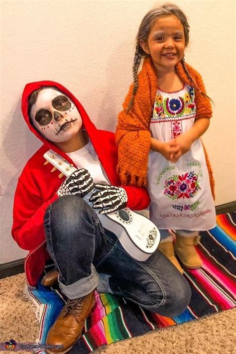 Mama Coco And Miguel Costume Coolest Diy Costumes Halloween Costume