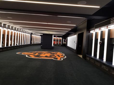 Photos Chicago Bears Unveil Expanded And Remodeled Halas Hall Wgn Radio 720 Chicago S Very Own