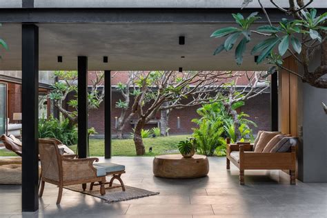 Indoor Courtyard Design Ideas To Bring You Closer To Nature