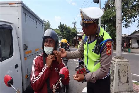 Ops Zebra Agung Polda Bali Tindak Pelanggar Lalu Lintas Dalam