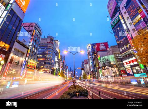 Night View Kabukicho Shinjuku Tokyo Hi Res Stock Photography And Images