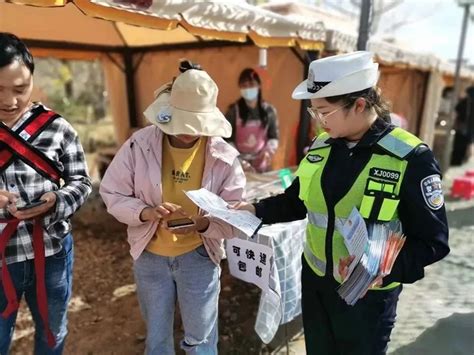 腾冲市银杏村公路：景美警更美云南长安网