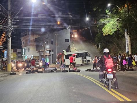 Moradores Fecham Avenida De Cachoeiro Em Protesto Pela Morte De Rapaz