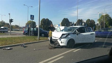 Wypadek Na Skrzy Owaniu Jana Paw A Ii I Sikorskiego W Bia Ymstoku Dwie