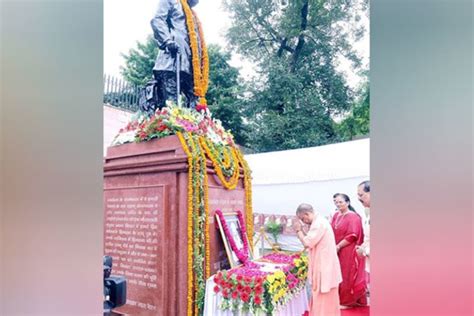 Yogi Adityanath Pays Tribute To Up S First Cm Govind Ballabh Pant On His Birth Anniversary