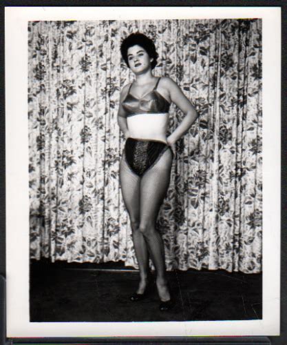 S Pinup B W Risque Photo X Brunette Posing Sexy Cheesecake Aa