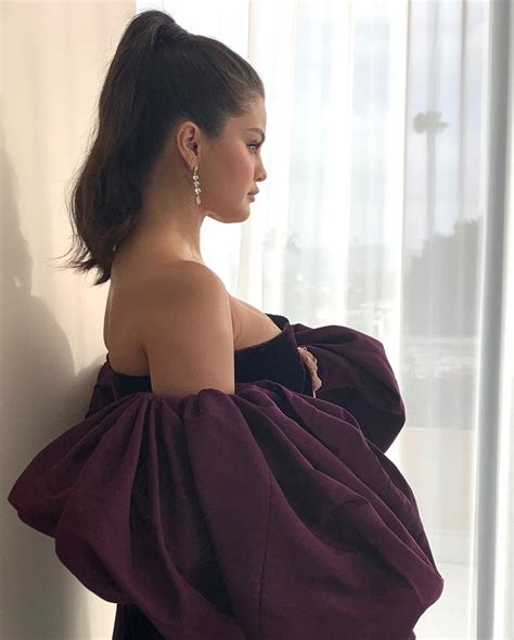 Selena Gomez Comparece Ao Globo De Ouro Selena Gomez Brasil