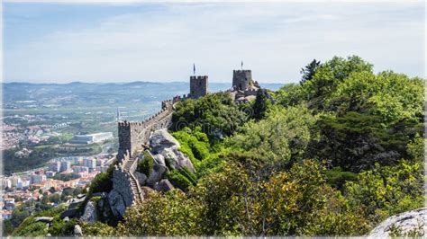 Muros De Un Antiguo Castillo Morisco Fortaleza En Sintra Portugal Foto