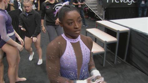 Biles Surges To Lead At Us Gymnastics Champs Yahoo Sports