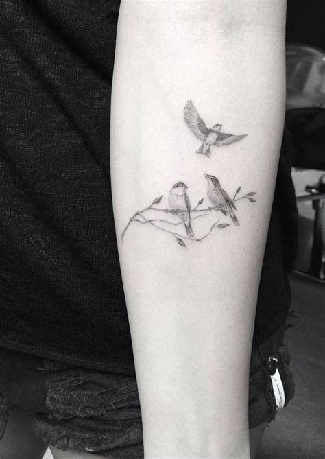 Bildergebnis F R Tattoo Oberarm Natur Bird Tattoos For Women Bird