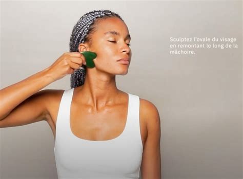 Gua Sha Gestes Efficaces Pour R Duire Le Double Menton Taaora