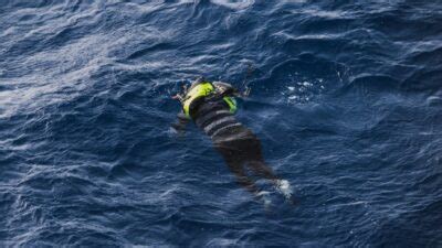 Colpi Di Mitra Contro La Mare Jonio A Cura Di Effimera Effimera