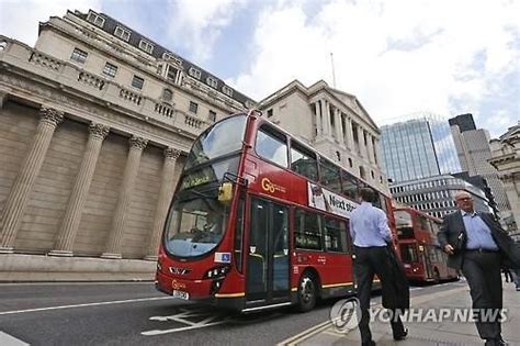 하드 브렉시트 우려에 금융허브 런던 공포 네이트 뉴스