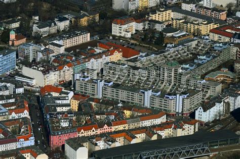 Luftaufnahme Berlin Balkon Und Fenster Fassade An Der Plattenbau