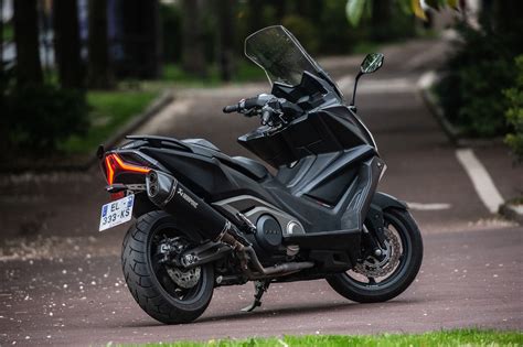 Essai Kymco AK 550 Sport