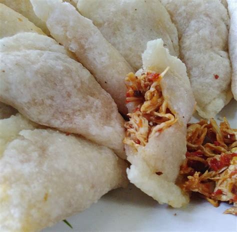 Cemilan Paling Enak Ya Pastinya Cireng Isi Ayam Pedas Enak Banget Deh