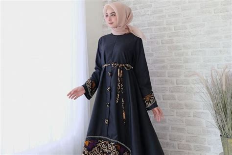 11 Model Gamis Batik Kombinasi Polos Terbaru 2022 Elegan