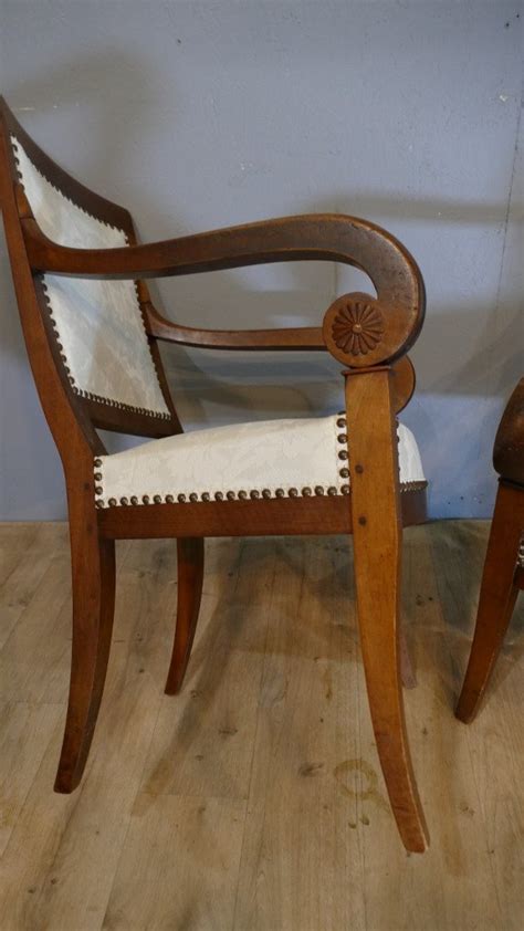 Proantic Paire De Fauteuils Restauration En Noyer Mod Le Agr