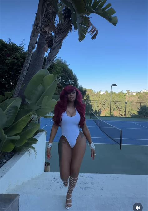 Fuckk She Looks Amazing 😍😍😍 R Cardib