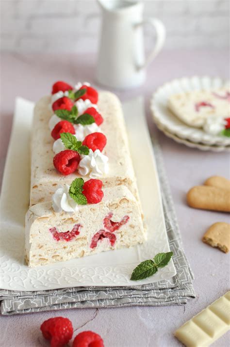 Plazma Semifreddo Sa Malinama I Belom Okoladom Mystic Cakes