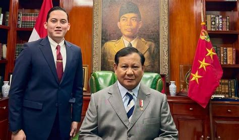 Pesona Ganteng Rizky Irmansyah Ajudan Prabowo Subianto Yang