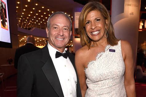 Celebrity Engagement Style: Hoda Kotb and Joel Schiffman | Jonathan's ...