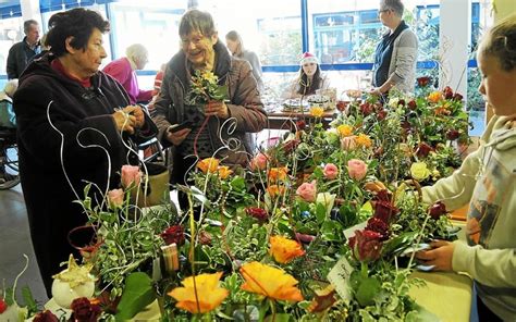 Un marché de Noël coloré à lEhpad du Faou Le Télégramme