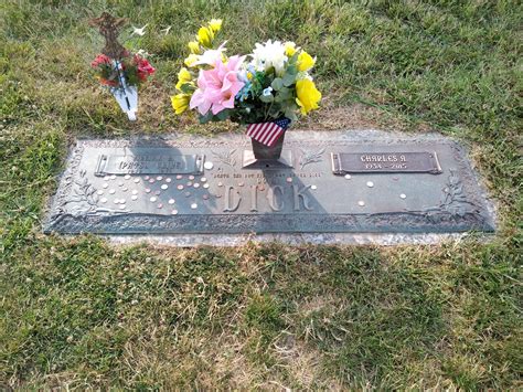 Patsy Cline Grave Site - Go Wandering