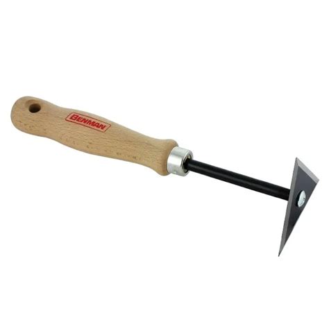 Triangular Scraper With Wooden Handle 60mm Mccabe Feeds