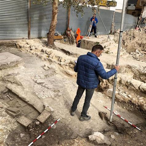 Restos Humanos En Las Catas En El Solar Del Antiguo Simago Andaluc A