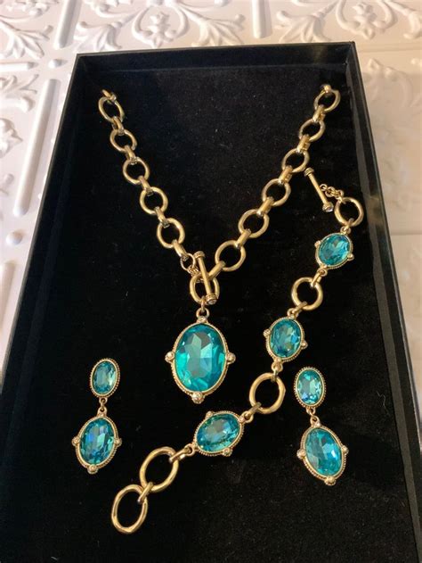 Heidi Daus Vintage Style Suit Your Style Blue Crystal Necklace Clip On