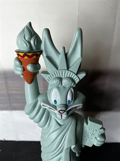 Vintage 1995 Bugs Bunny Statue of Liberty Collectible Piggy Bank Warner ...