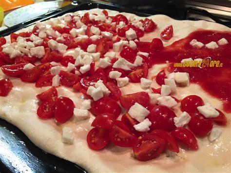 Pizza Con Pomodorini E Mozzarella Alta E Senza Glutine Semplicit E