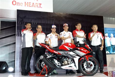 Sportbike Honda Cbr R Terbaru Resmi Mengaspal Di Indonesia Okezone