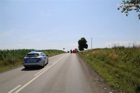 Śmiertelne potrącenie pieszego w Woźnikach Policja wyjaśnia