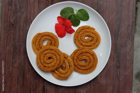 Foto De Indian Traditional Snack Chakali A Spiral Shaped Crisp Deep