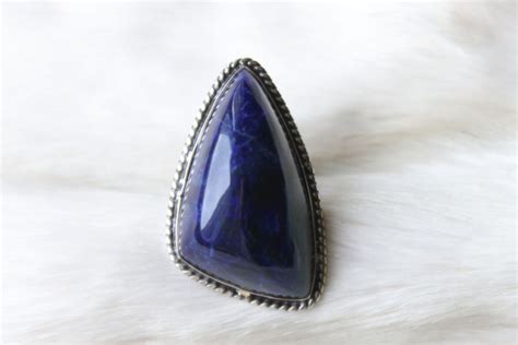 Кольцо с содалитом треугольное - купить с доставкой по выгодным ценам в ...