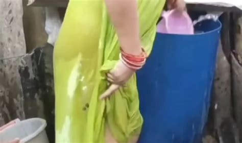 Fresh Water Cleaner Hot Aunty In Village House HD Porn E XHamster