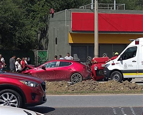 Volcadura De Auto En La Carretera Nacional Deja Una Mujer Muerta Telediario México