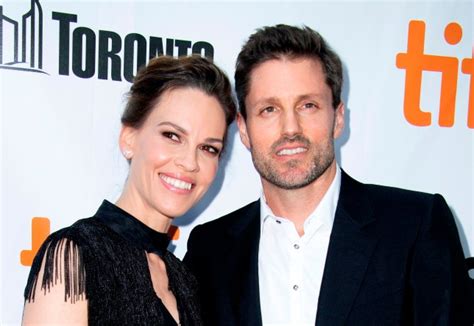 Hilary Swank expecting twins with husband Philip Schneider | Metro News