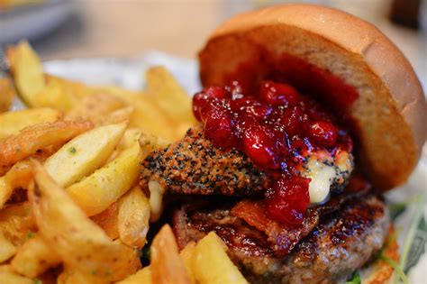 Review Honest Christmas Burger And Meat Liquor Christmas Menu Essbeevee Hertfordshire