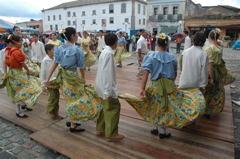 Danças brasileiras Tipos folclóricas populares regionais típicas