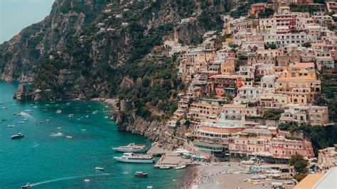 These Travel Aesthetic Wallpapers Will Feed Your Wanderlust