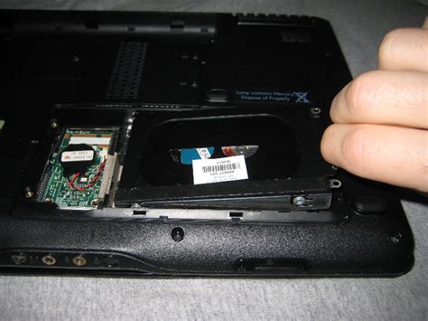 HP-Pavilion-DV2500-Laptop-HDD-RAM-Upgrade-Guide-009