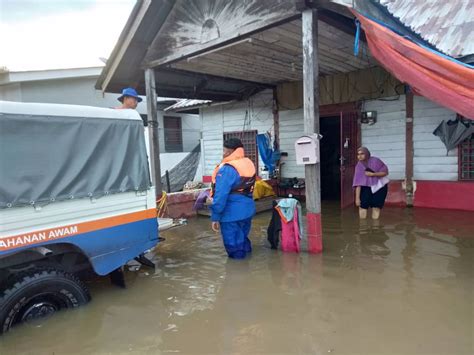 Banjir Teluk Intan 50 Mangsa Dipindahkan Ke PPS MG Perak