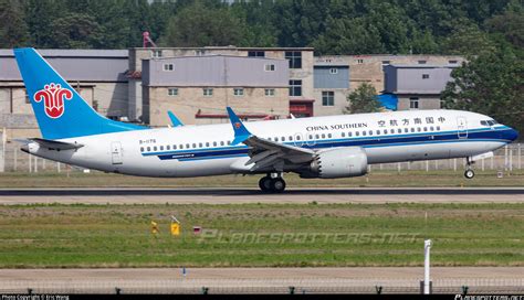 B 1176 China Southern Airlines Boeing 737 8 MAX Photo By Eric Wang ID