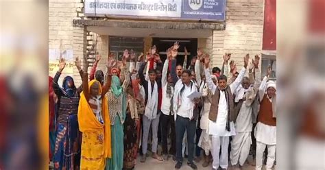 Karauli Demand To Arrest Accused Who Assaulted Dalits Memorandum